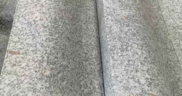 四平芙蓉白S型拉丝面路沿石