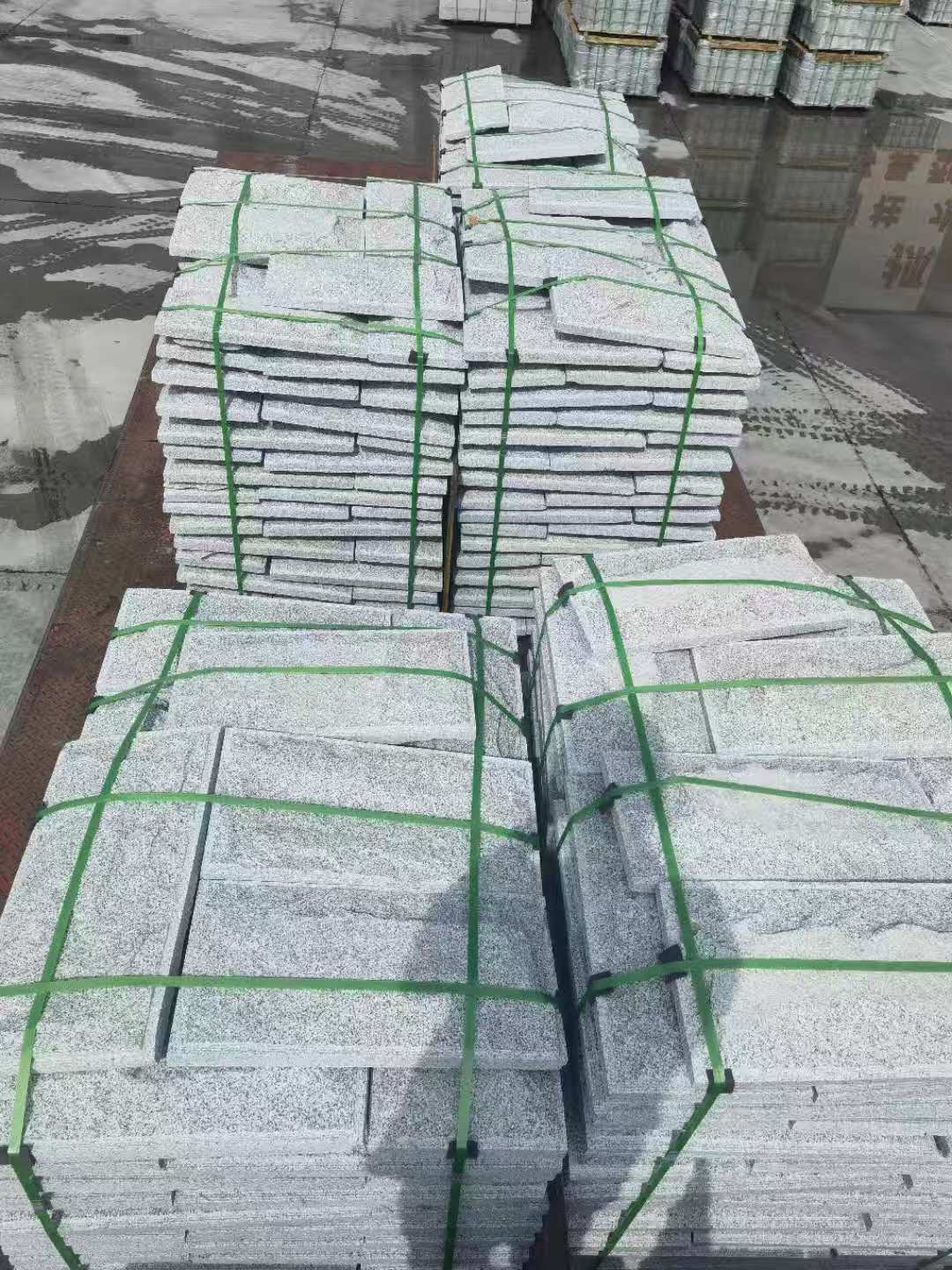 四平 芝麻白蘑菇石装车出货