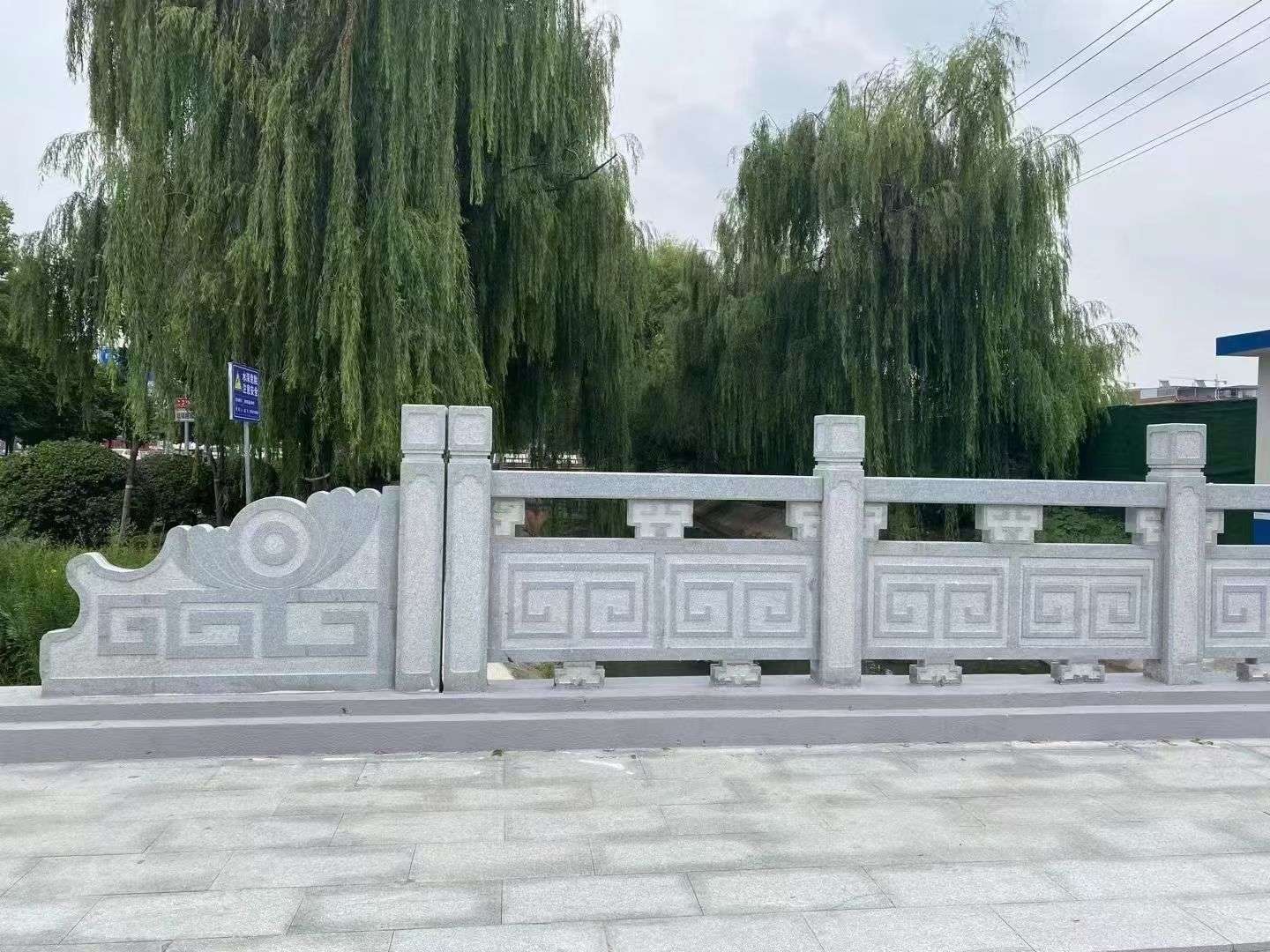 四平 芝麻灰桥栏杆、河道栏杆安装效果