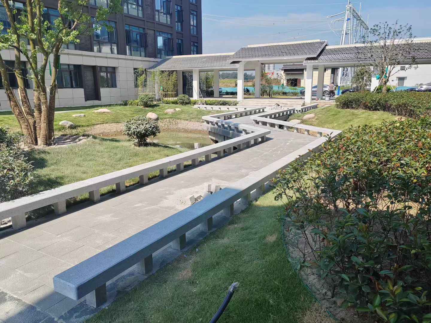 四平 芝麻灰小区坐凳&栏杆安装效果